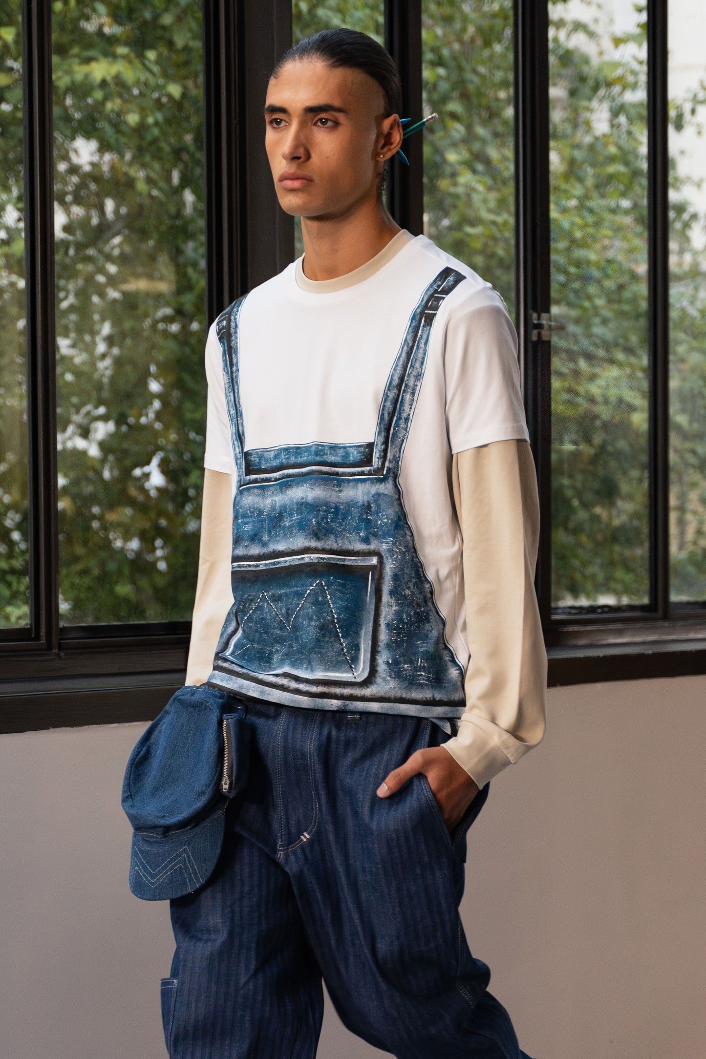 T-shirt trompe-l’œil bleu – Motif peinture